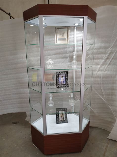 Showcases .